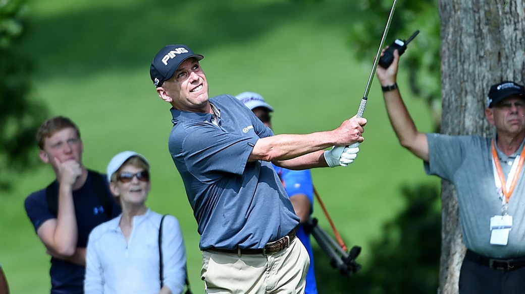 Kevin Sutherland hits an approach shot during action at the 2019 Principal Charity Classic